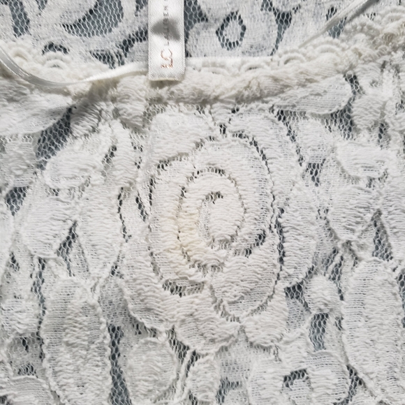 Peplum Lace Overlay - Picture 6 of 6